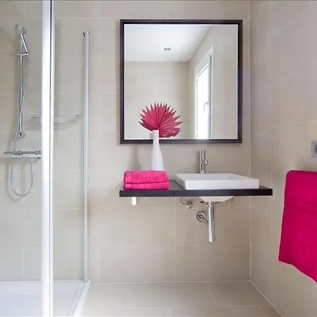 Villa Puerto Del Carmen Sleeps 9 With Pool&air Con