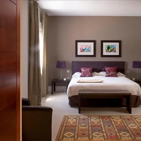 Villa Puerto Del Carmen Sleeps 9 With Pool&air Con