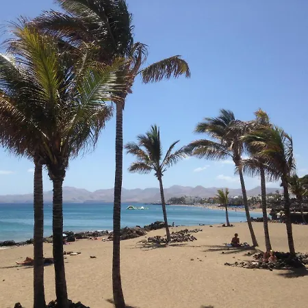 Puerto Del Carmen Sleeps 9 With Pool&air Con Villa Puerto del Carmen (Lanzarote)